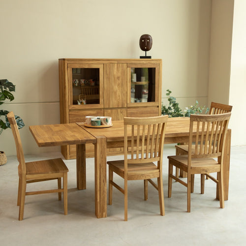 Extending dining table in solid sustainable oak wood
