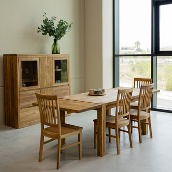 Extending dining table in solid oak wood