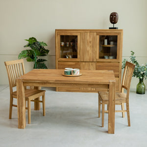 Extending dining table in solid sustainable oak wood