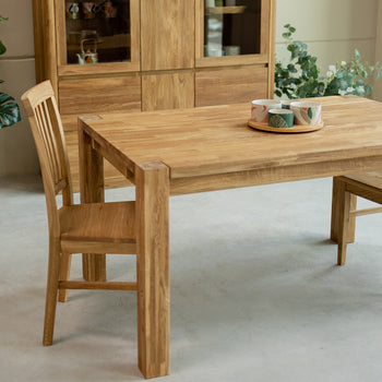 Extending dining table in solid wood