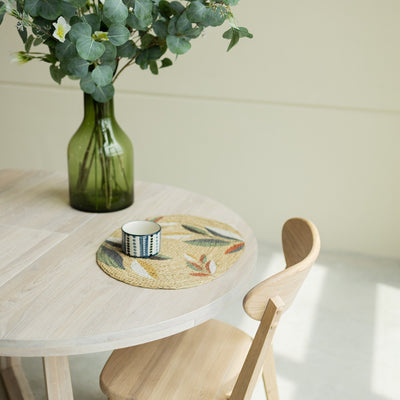NordicStory Extending dining table in solid sustainable oak wood