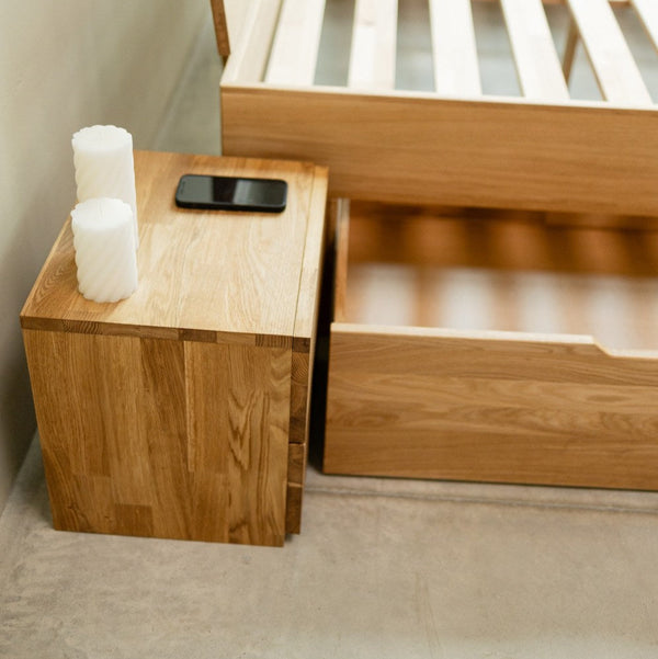 NordicStory Sustainable solid oak bedside table