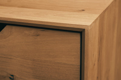 NordicStory_Vitrine_of_wood_maciza_oak_sustainable_vitrine_modern_vitrine