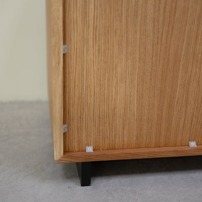 NordicStory Bremen 3 oak solid wood display cabinet, 124 x 38 x 134 cm.