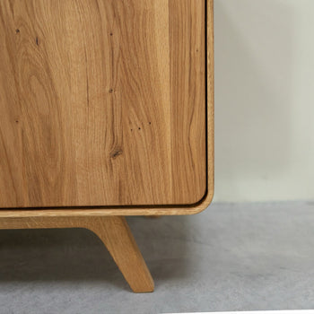NordicStory Geneva 2 solid oak sideboard, 134 x 45 x 86 cm.