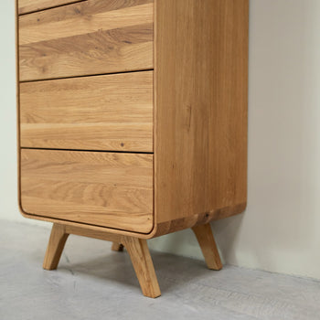 NordicStory Geneva 1 solid oak chest of drawers, 50 x 42 x 126 cm.