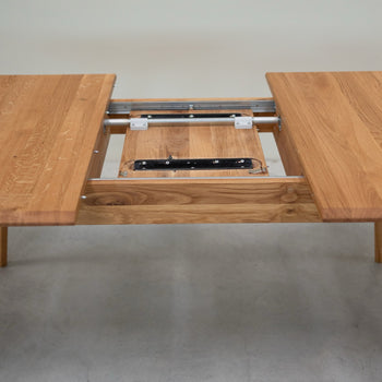 NordicStory Extending dining table in solid oak wood Geneva
