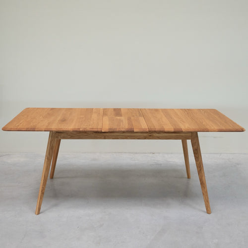 NordicStory Extending dining table in solid oak wood Geneva
