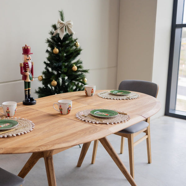 NordicStory Carmen extending dining table in solid oak wood