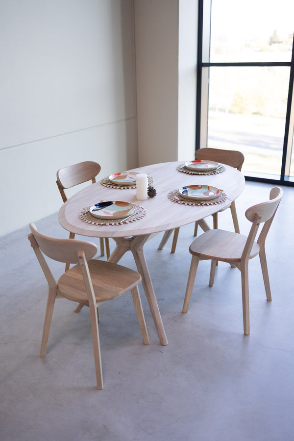 NordicStory Carmen extending dining table in solid oak wood