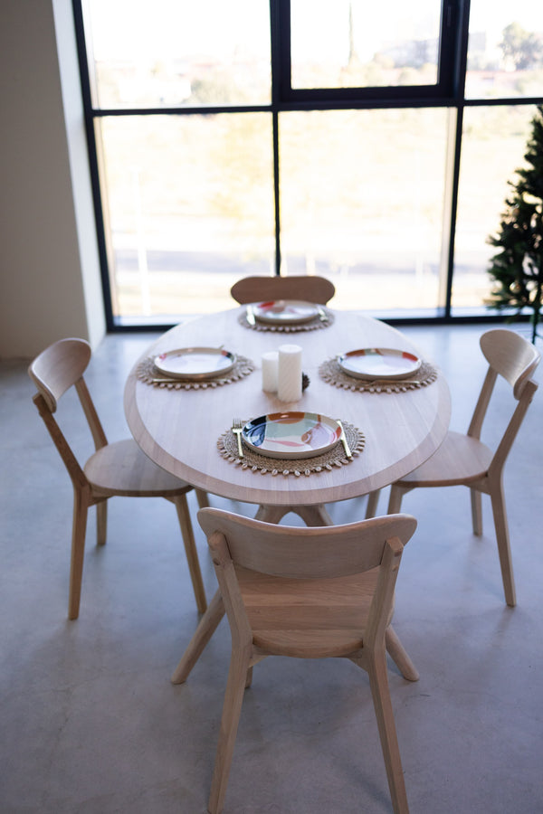 NordicStory Carmen extending dining table in solid oak wood
