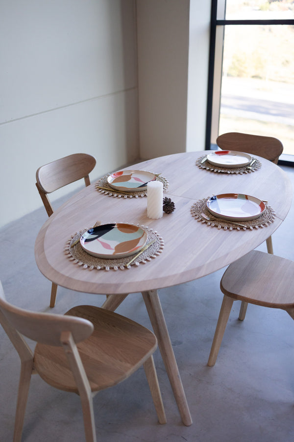 NordicStory Carmen extending dining table in solid oak wood