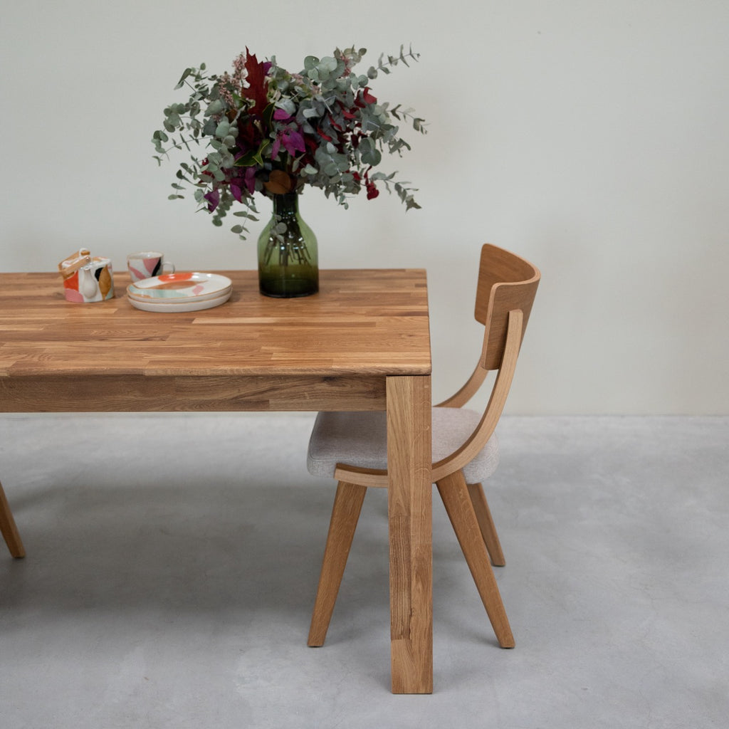 NordicStory Dining table in solid oak wood