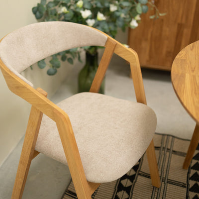 VESKOR Pack of 2 or 4 Dining Chairs in solid oak Knut, upholstered in Beige/Anthracite Grey Oak.