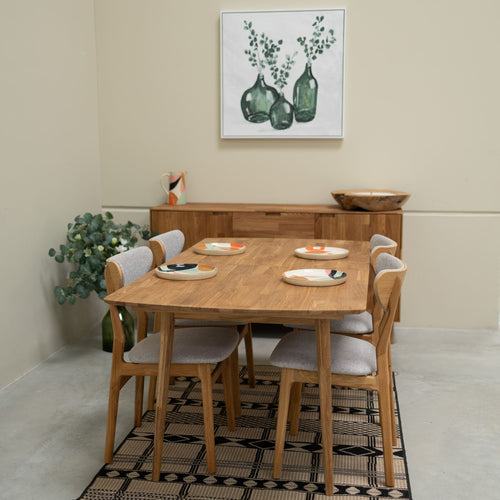 NordicStory Rectangular extendable dining table in solid oak Escandi