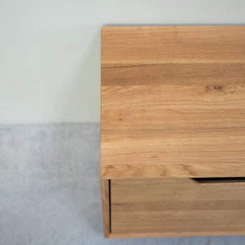 NordicStory TV stand in solid oak Bremen, 160 x 42 x 50 cm.