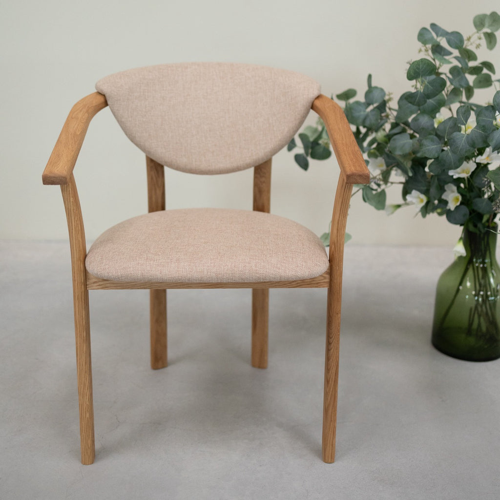 NordicStory Pack of 2 or 4 Alexis Dining Chairs, Solid Oak Wood Frame, Beige Upholstery