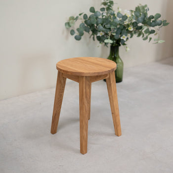 NordicStory Pack of 2 or 4 Solid Oak Wood Dining Stools Diana