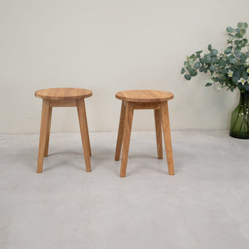 NordicStory Pack of 2 or 4 Solid Oak Wood Dining Stools Diana