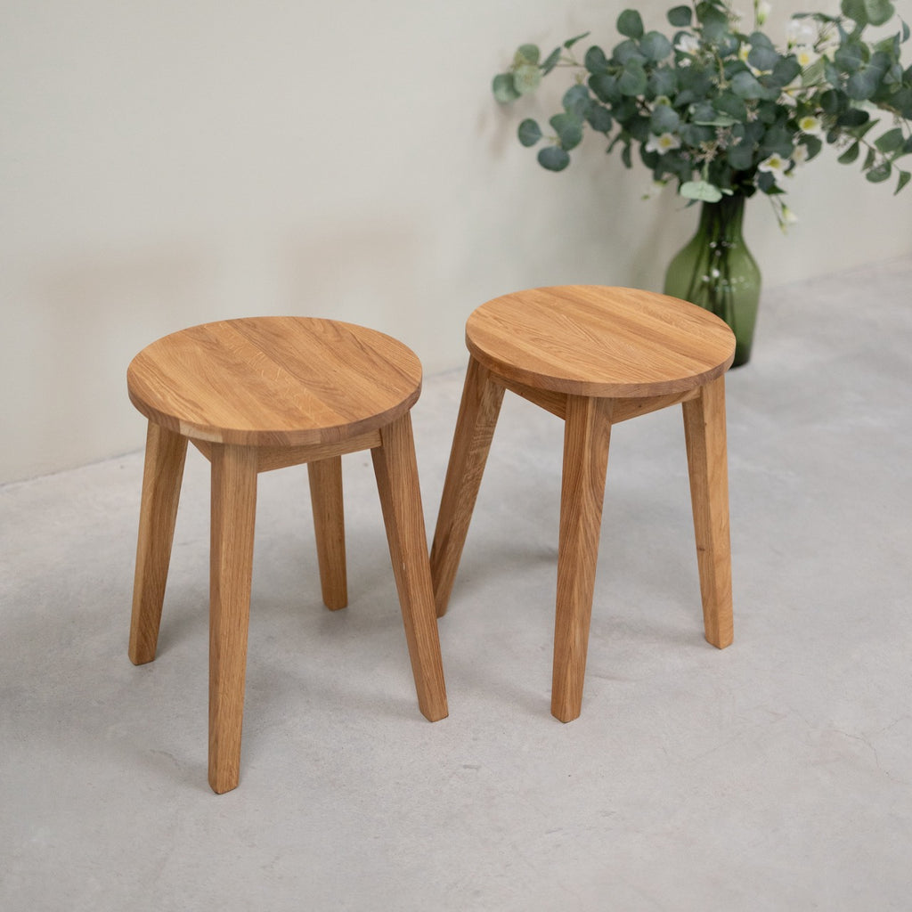 NordicStory Pack of 2 or 4 Solid Oak Wood Dining Stools Diana