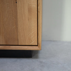 NordicStory Solid wood oak display cabinet Bremen 2, 95 x 41 x 200 cm.