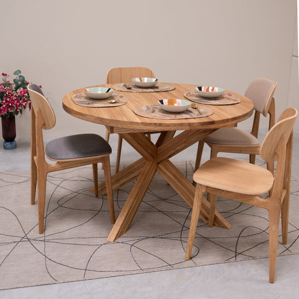 Round extendable dining table in solid oak Holger : NordicStory