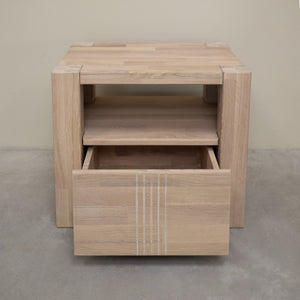 Valencia solid oak bedside table | NordicStory