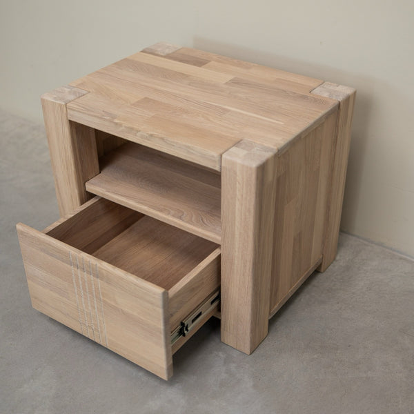 Valencia solid oak bedside table | NordicStory