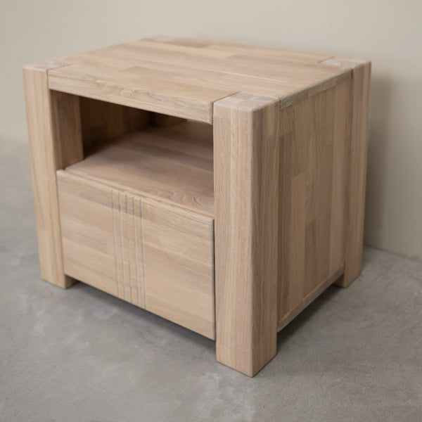 Valencia solid oak bedside table | NordicStory
