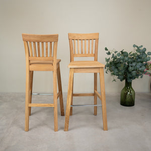 Provance solid oak bar stool | NordicStory