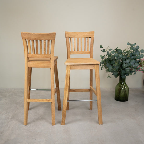 Provance solid oak bar stool | NordicStory
