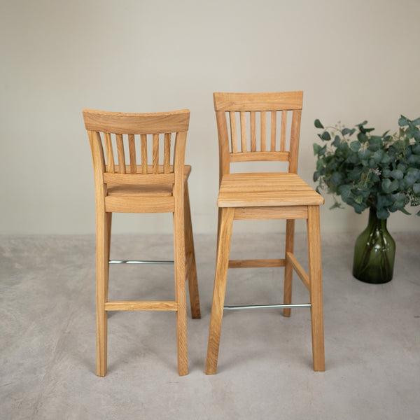 Provance solid oak bar stool | NordicStory