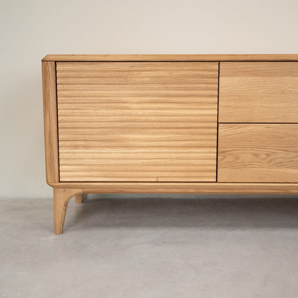 Oxford 3.2.2 solid oak TV stand | NordicStory