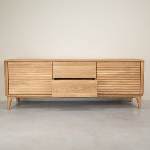 Oxford 3.2.2 solid oak TV stand | NordicStory