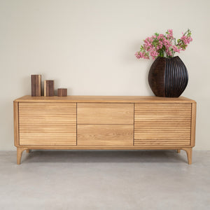 Oxford 3.2.2 solid oak TV stand | NordicStory