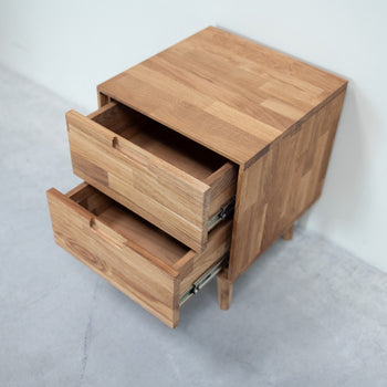 Escandi solid oak bedside table, 40 x 40 x 52 cm. | NordicStory