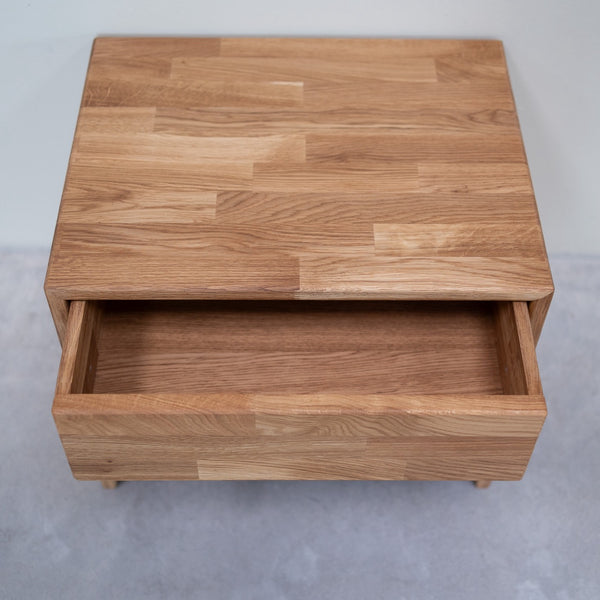 Judith solid oak nightstand