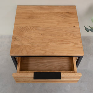 Runa solid oak bedside table | NordicStory