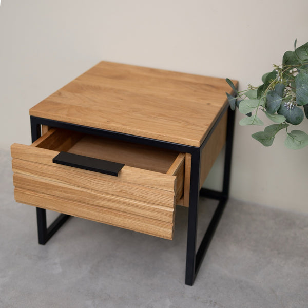Runa solid oak bedside table | NordicStory