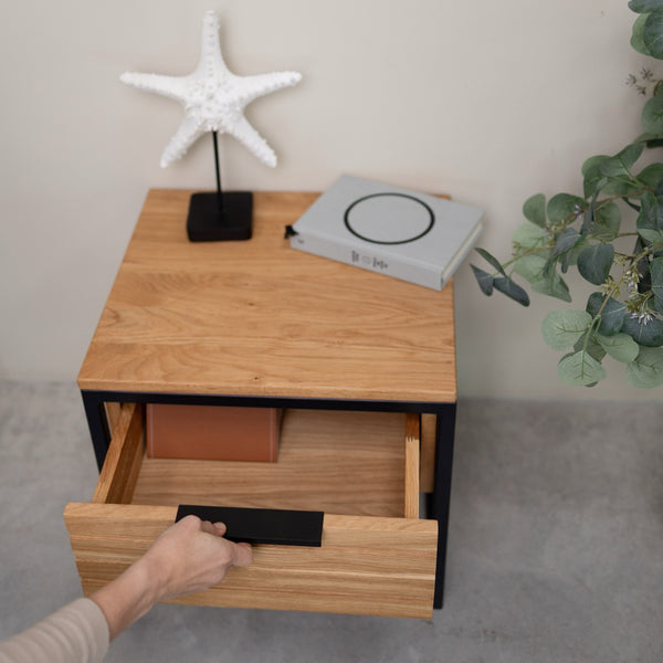 Runa solid oak bedside table | NordicStory