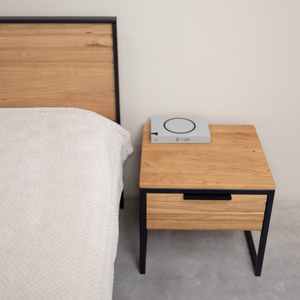 Runa solid oak bedside table | NordicStory