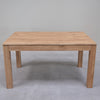 Extendable dining table in solid oak L2