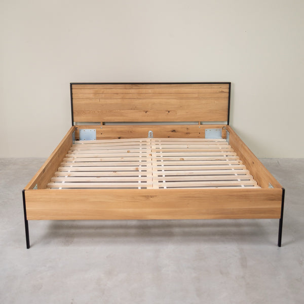 Runa solid oak bed | NordicStory
