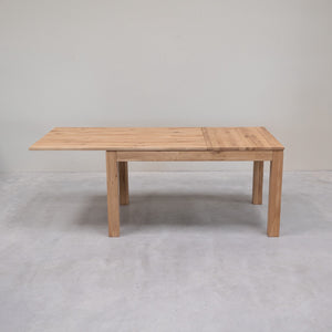 Extendable dining table in solid oak L2