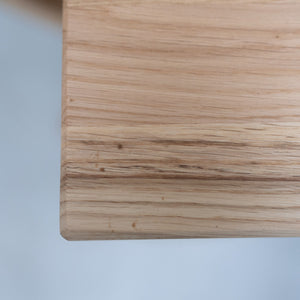 Extendable dining table in solid oak L2