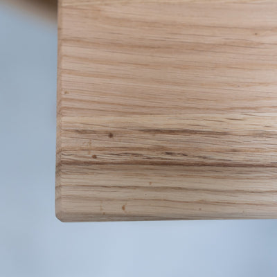 Extendable dining table in solid oak L2
