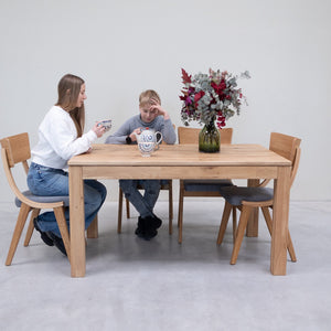 Extendable dining table in solid oak L2