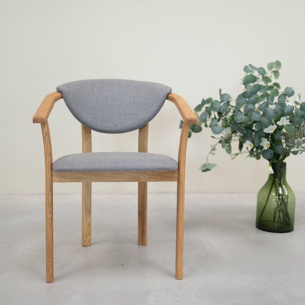 Pack of 2 or 4 Alexis Dining Chairs, Solid Oak Wood Frame, Nordic Gray Upholstery | NordicStory