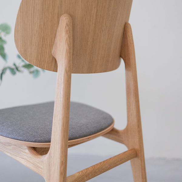 Pack of 2 or 4 Varde Dining Chairs, Solid Oak Frame, Upholstery | NordicStory