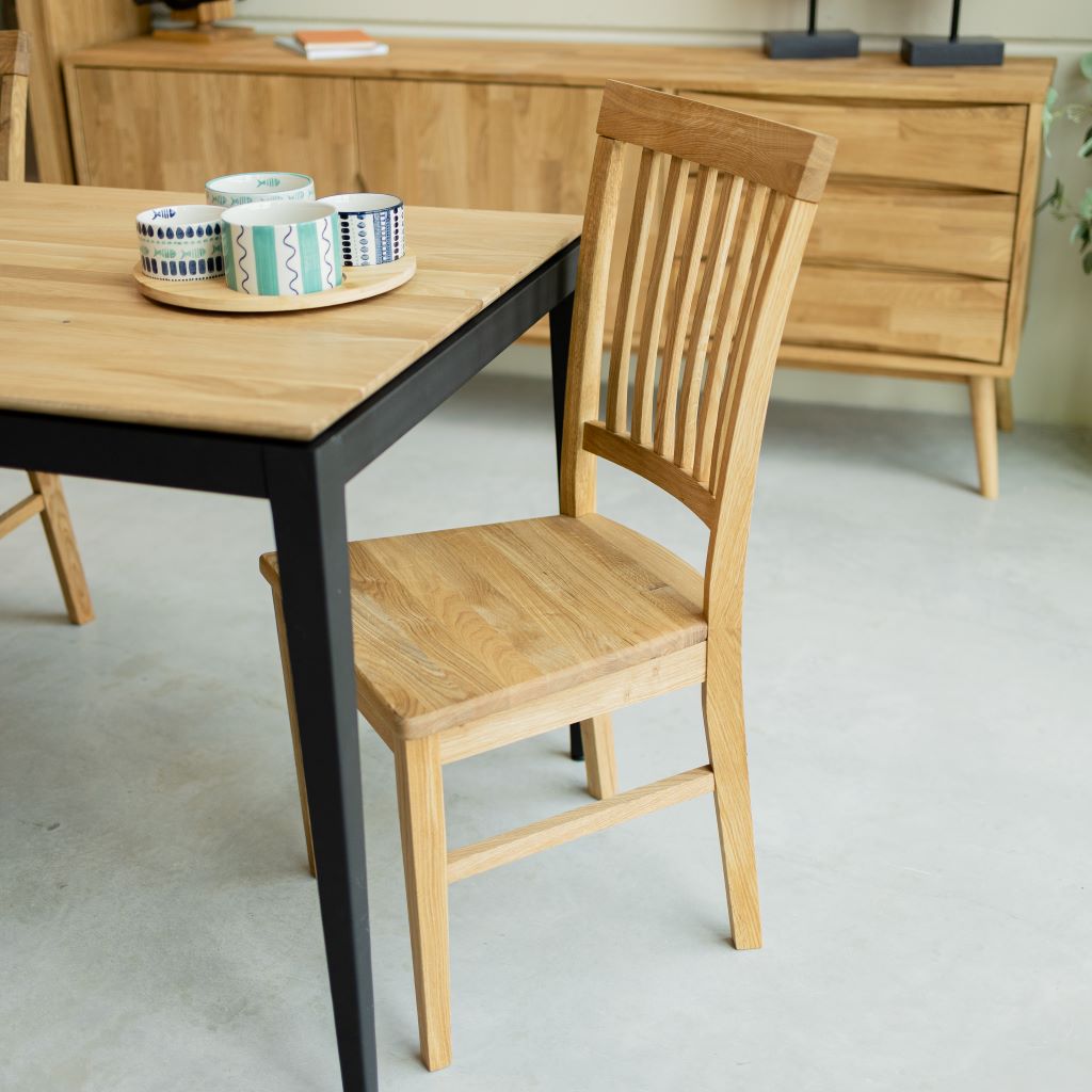 Pack of 2 or 4 Solid Oak Dining Chairs Provance | VESKOR